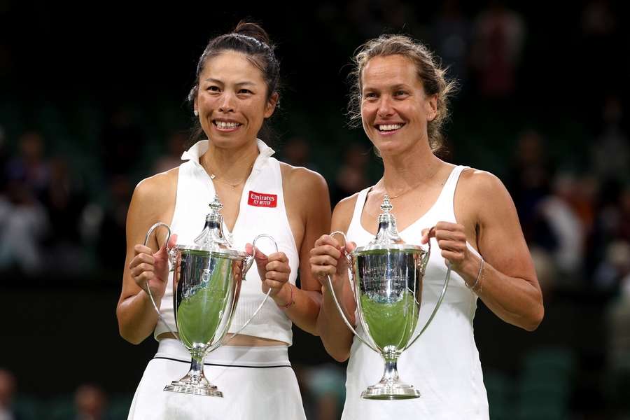 Barbora Strýcová získala po boku své deblové parťačky druhý wimbledonský titul.