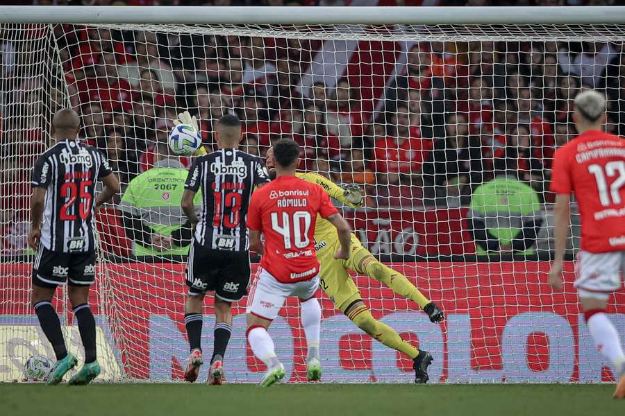 O Everson salvou o Atlético-MG quando o jogo estava 0 a 0