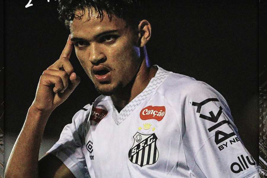 Mateus Xavier fez os dois gols do Santos na estreia da Copinha