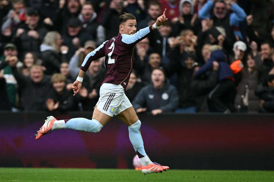 Matty Cash celebra tras marcar ante el Man City Matty Cash celebra tras marcar ante el Man City
