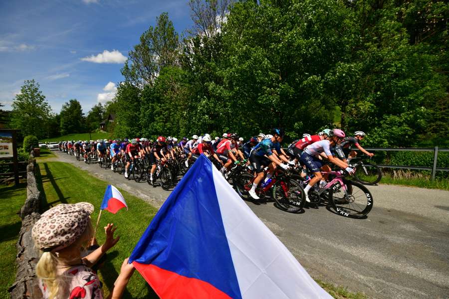 Peloton Grand Prix vyrazil do první etapy z Jeseníku.