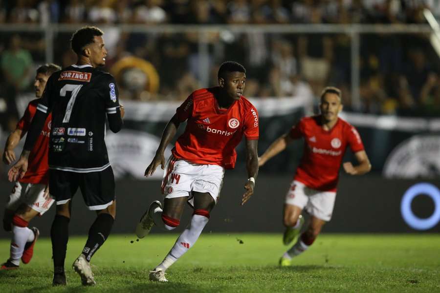 Vitão deu números finais ao jogo