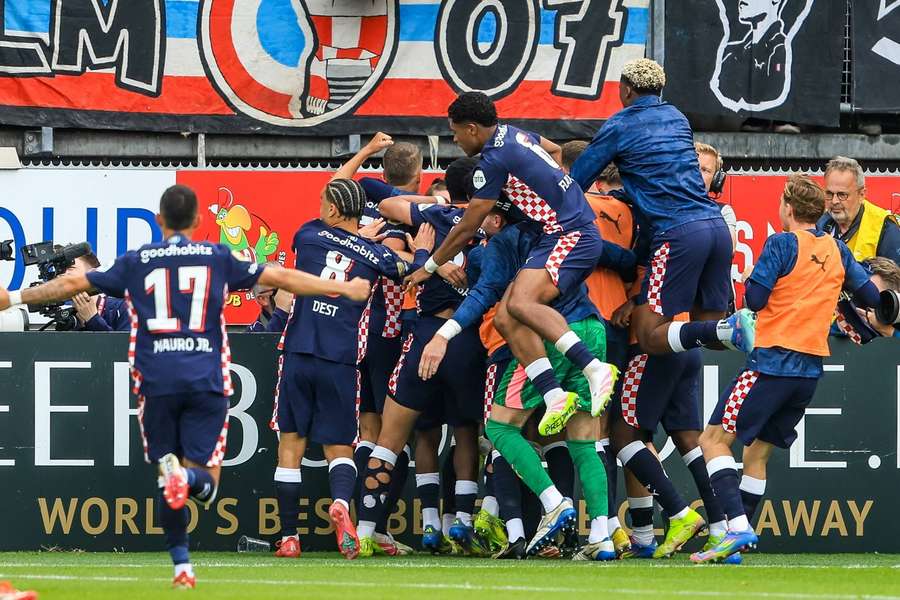Los jugadores del PSV celebran la victoria y el título en Róterdam