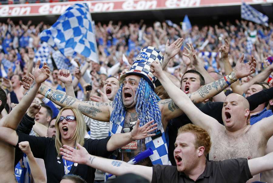 Adeptos do Portsmouth em 2010, em Wembley