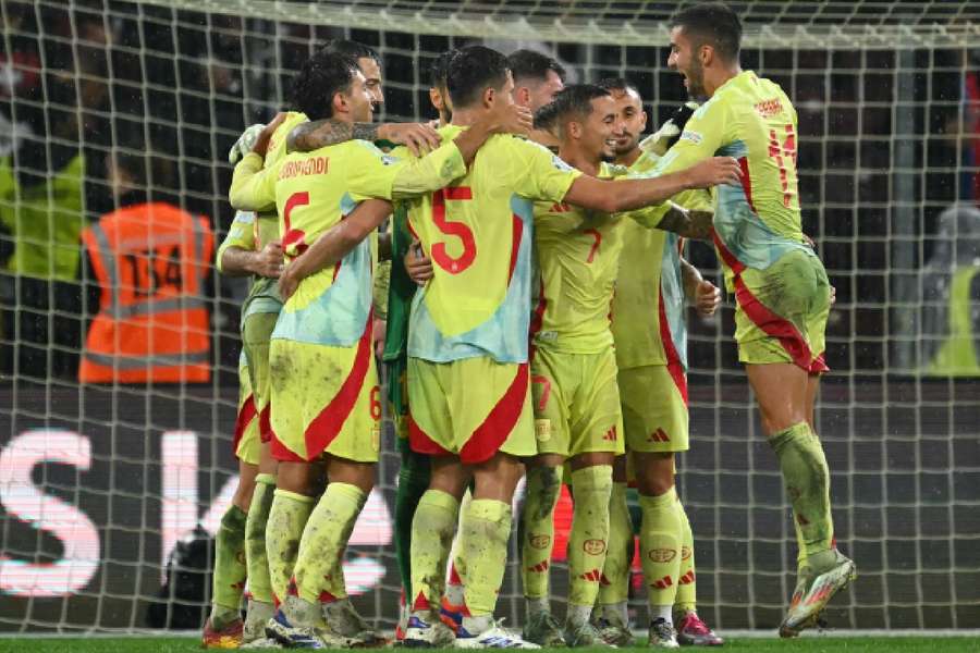 Espanha comemora goleada e vitória dominante em Genebra, na Suíça