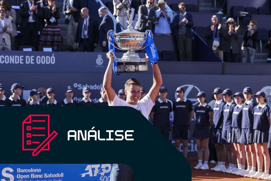 Rune festeja com o seu troféu