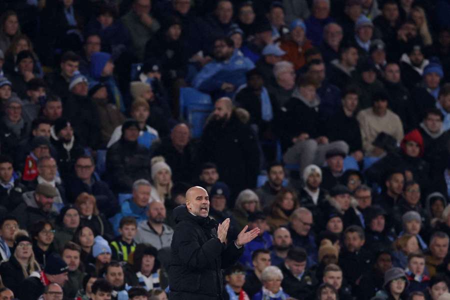 Pep Guardiola ante su afición