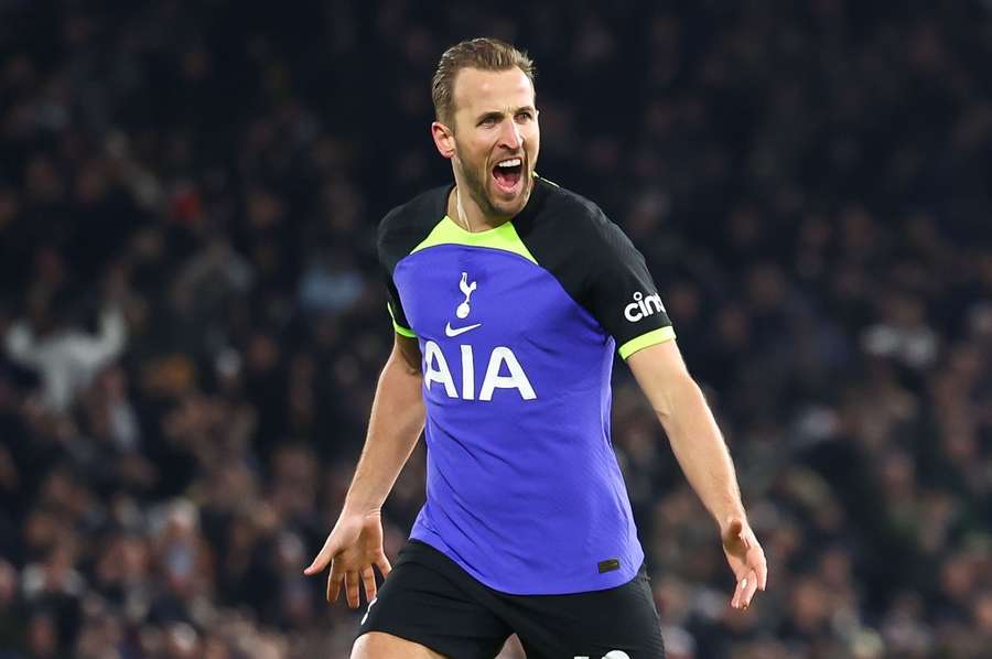 Harry Kane became Tottenham's joint leading goalscorer of all time