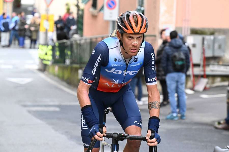 De Marchi se adjudica la segunda etapa en el Tour de los Alpes.
