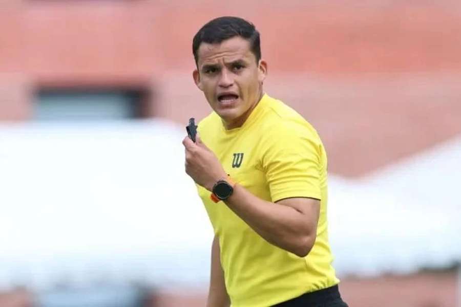 Arbitro mexiano Rosário Cardenas foi roubado por acompanhante e faltou ao jogo