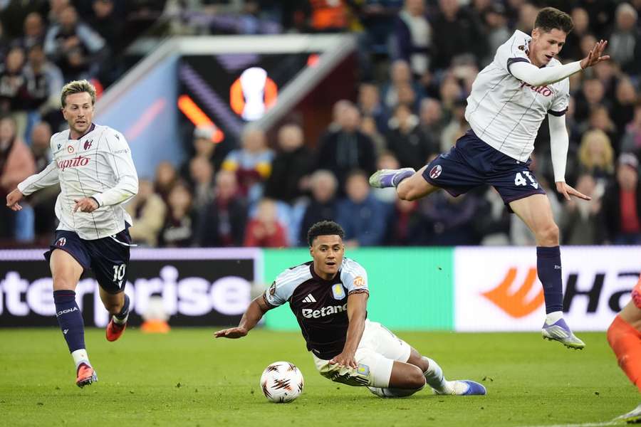 Aston Villa überzeugt gegen Bologna.