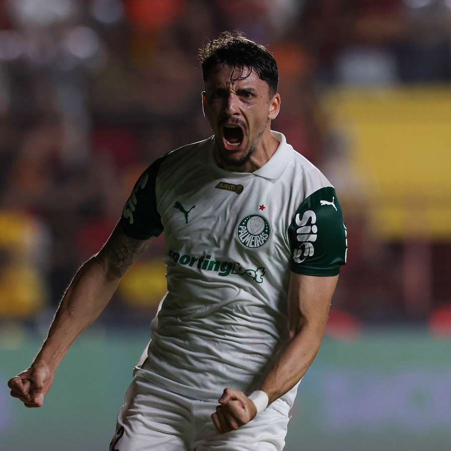 Piquerez converteu pênalti polêmico no fim de Sport x Palmeiras Piquerez converteu pênalti polêmico no fim de Sport x Palmeiras