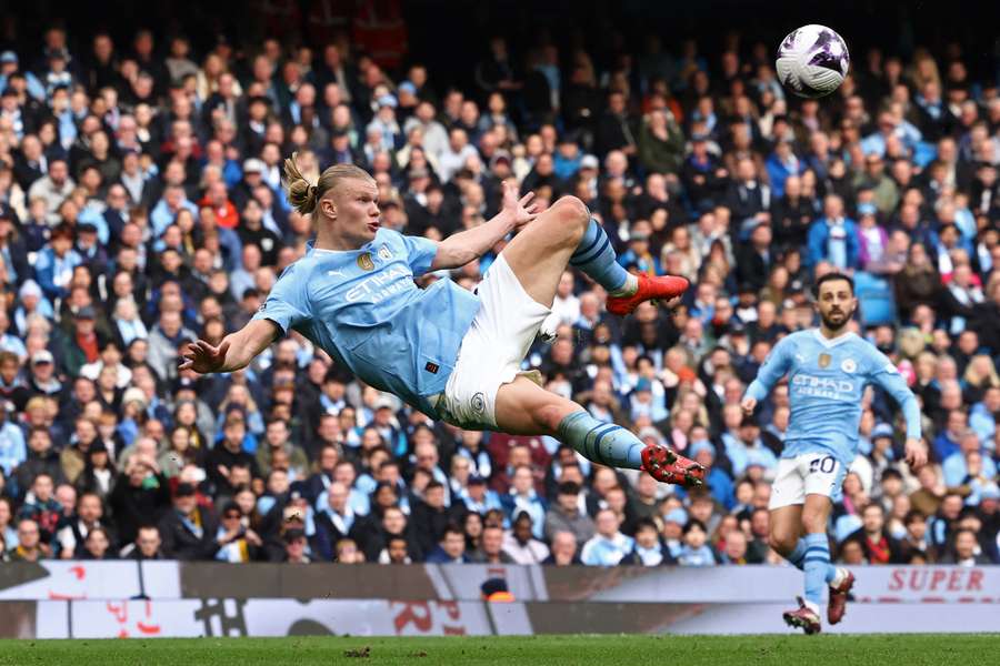 De Noorse spits van Manchester City, Erling Haaland, scoorde vier goals tegen Wolves