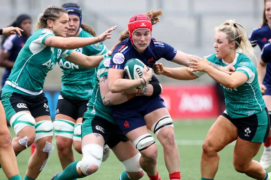 Charlotte Escudero face à l'Irlande lors du 6 nations féminin.