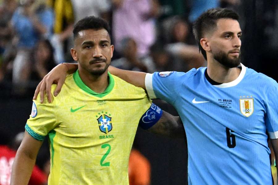 Danilo po prohraném duelu s Uruguayí.