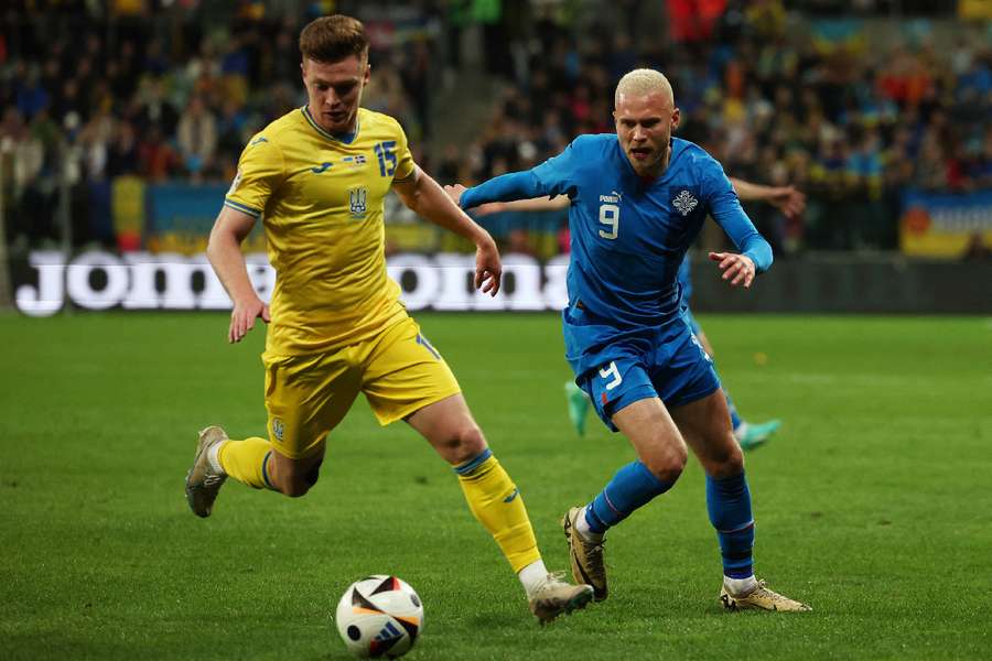 Viktor Tsygankov in action on international duty with Ukraine 