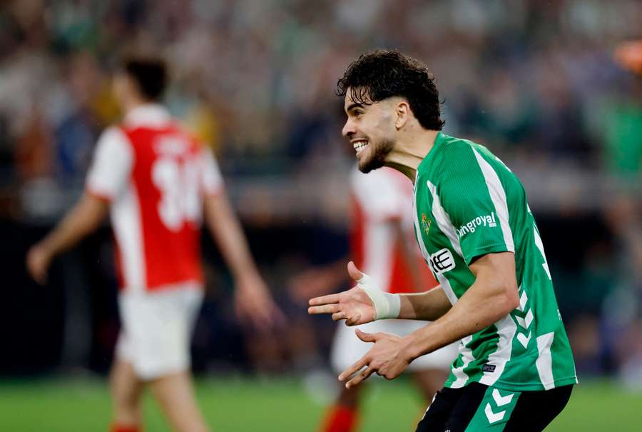 Ezzalzoulimu sa v Betise darí.