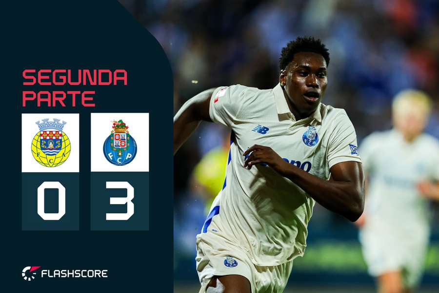 AO VIVO: Os onzes de Arouca e FC Porto