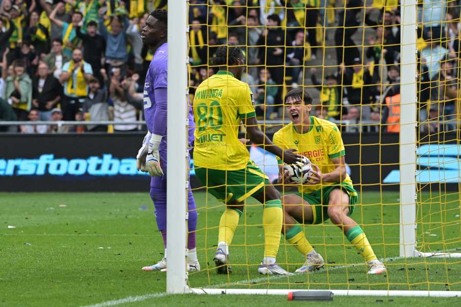L'esultanza di Mwanga dopo il 2-1