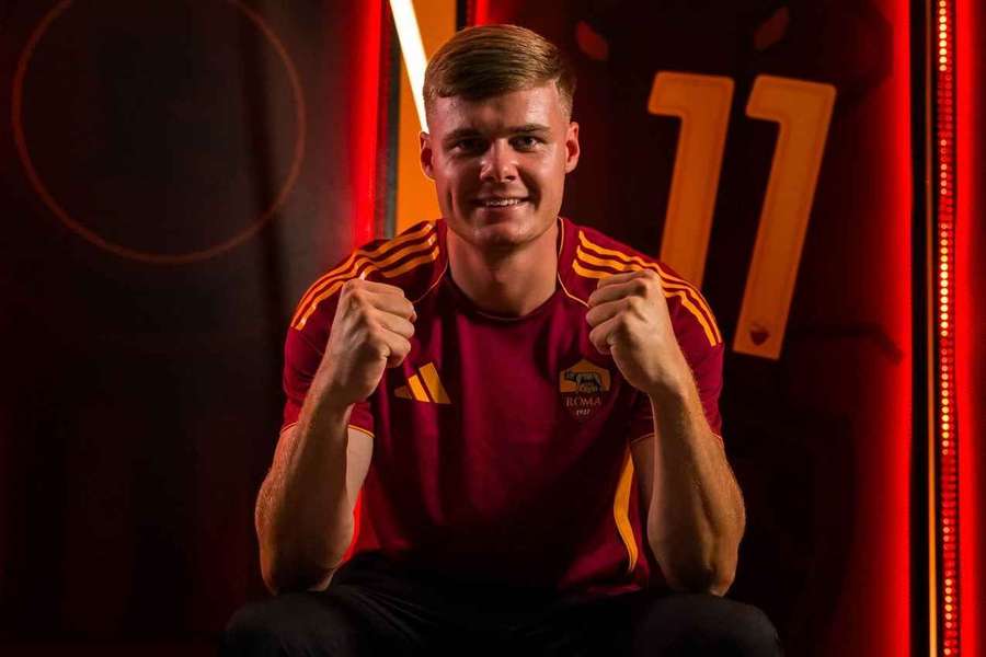 Ferguson už pózuje v nových barvách.
