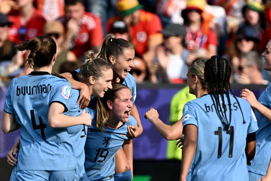 Dans le groupe de la France, les Pays-Bas écrasent le pays de Galles