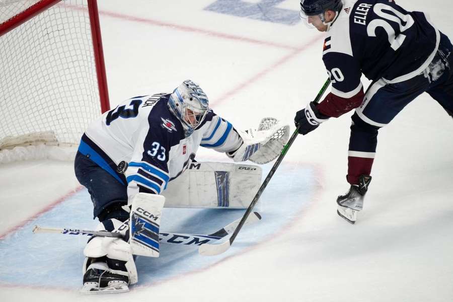 Lars Eller var tæt på at levere en perfekt kamp mod Winnipeg Jets.