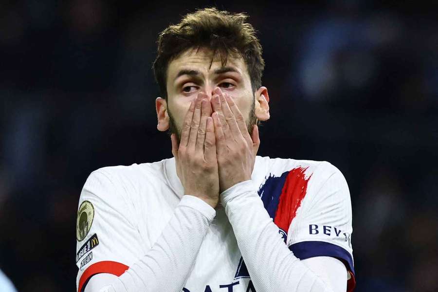 Kvaratskhelia upsetting PSG teammates as 'selfish' accusation leveled Kvaratskhelia upsetting PSG teammates as 'selfish' accusation leveled