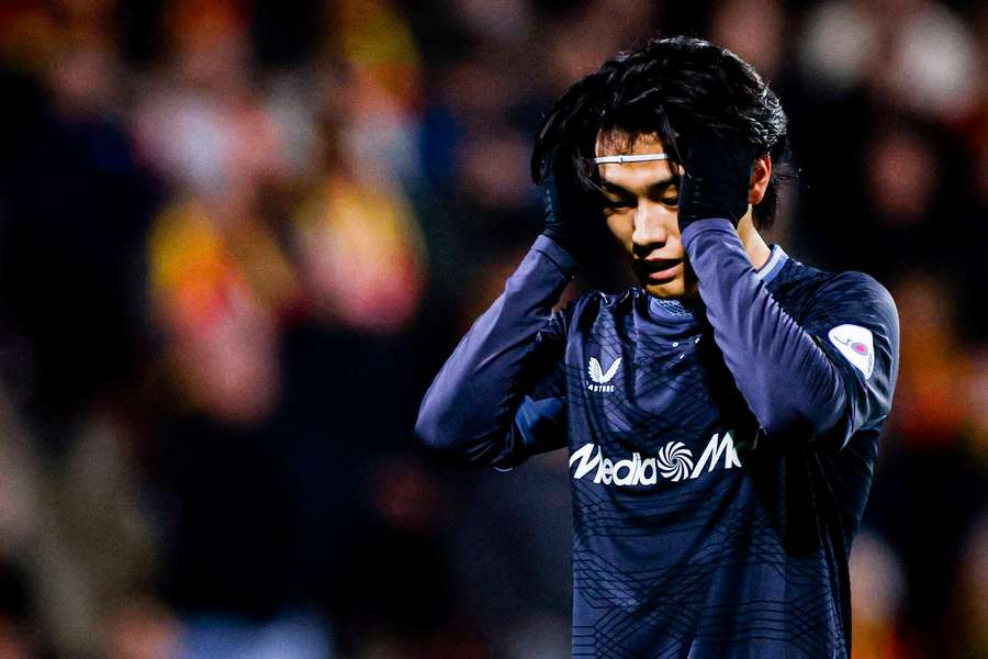 Feyenoord's Ayase Ueda was invisible in Deventer Feyenoord's Ayase Ueda was invisible in Deventer