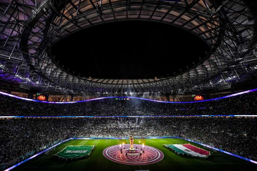 Fotbalisté Mexika a JAR si po šestnácti letech zopakují zahajovací zápas na MS. Fotbalisté Mexika a JAR si po šestnácti letech zopakují zahajovací zápas na MS.
