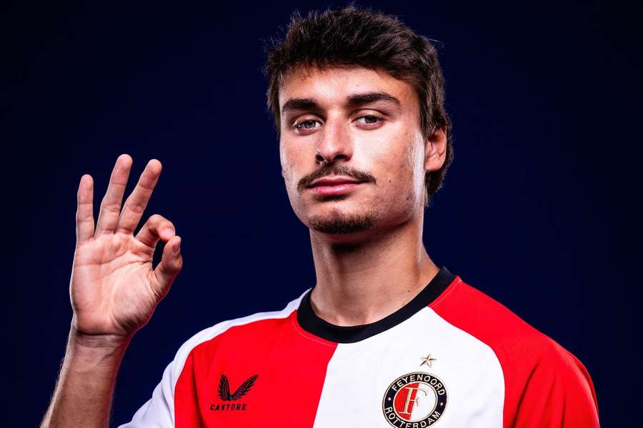 Hugo Bueno vai alinhar pelo Feyenoord em 2024/25