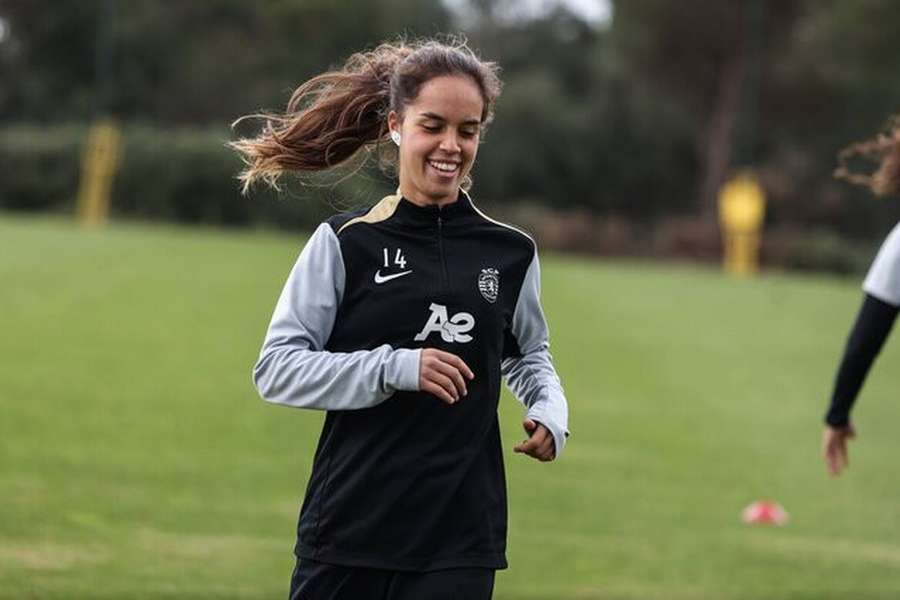 Vera Cid, média de 22 anos do Sporting