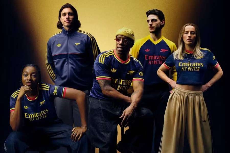 Echipament deplasare Arsenal Echipament deplasare Arsenal