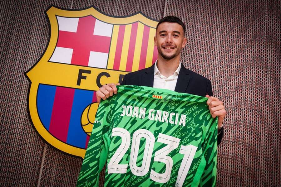 Garcia happy with clean sheet and victory on Barcelona debut