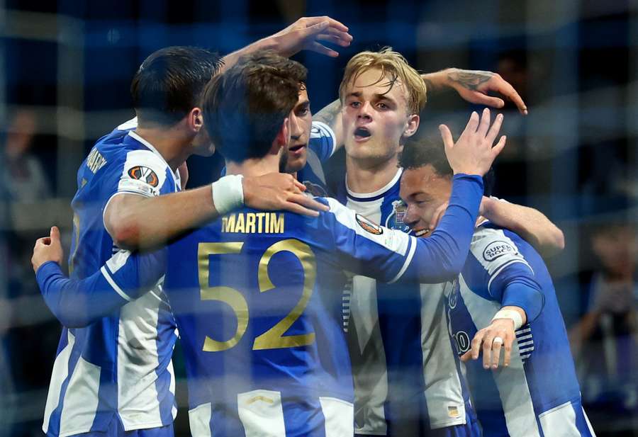 Froholdt slaví druhý gól Porta.