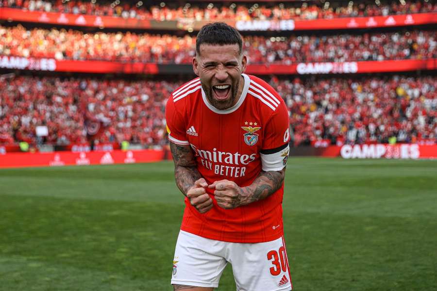 Otamendi termina su contrato con el Benfica en junio.