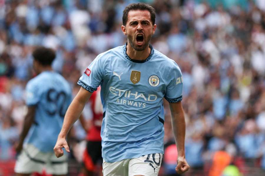 Bernardo Silva defende as cores do Manchester City