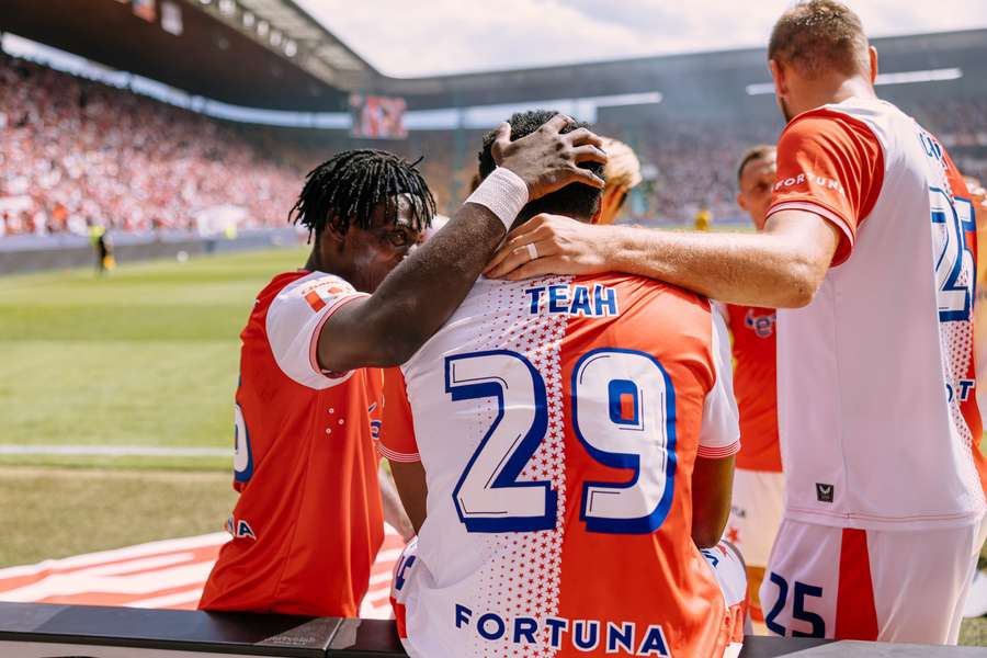 Slavia ho vítala s velkou pompou, teď mizí do Pardubic. Obrovský talent, musí hrát, vysvětluje Slavia ho vítala s velkou pompou, teď mizí do Pardubic. Obrovský talent, musí hrát, vysvětluje