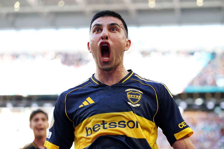 Battaglia fez o segundo do Boca contra o Benfica
