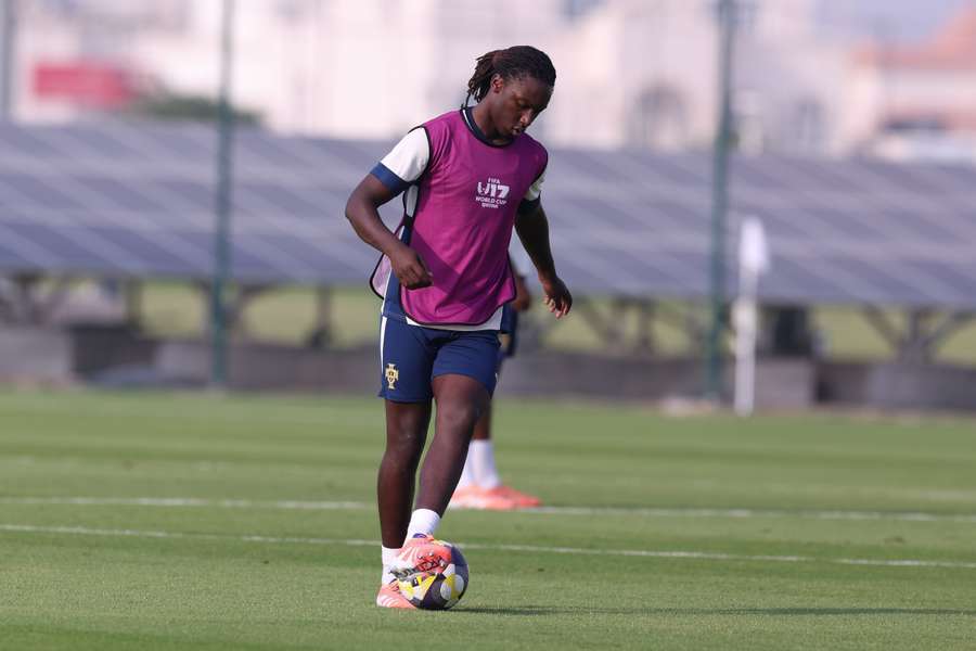 Stevan Manuel no treino da equipa das quinas