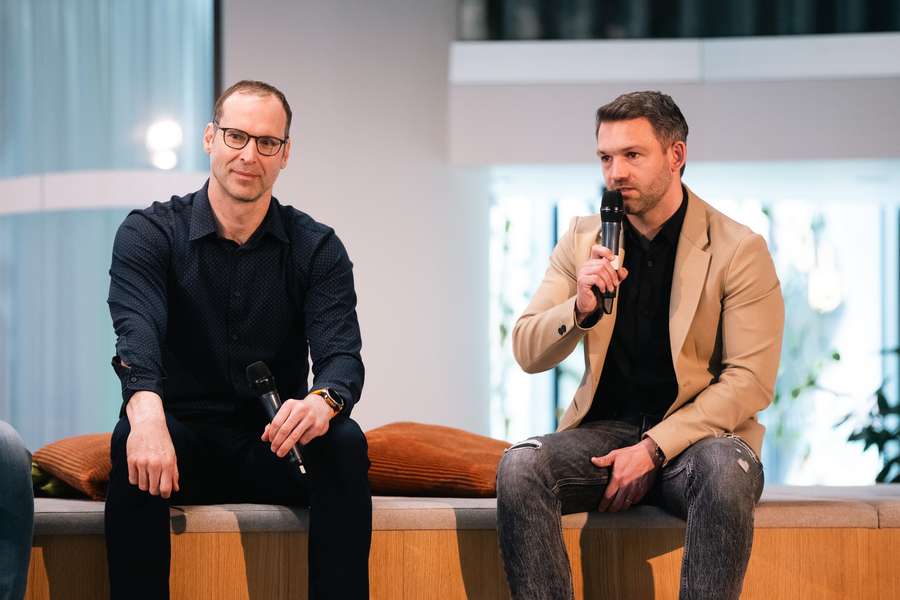 Petr Čech s Tomášem Pravencem na tiskové konferenci Kolo pro život.
