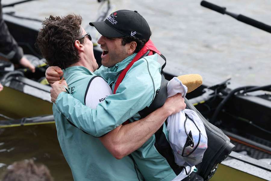 Cambridge celebra en el Támesis Cambridge celebra en el Támesis