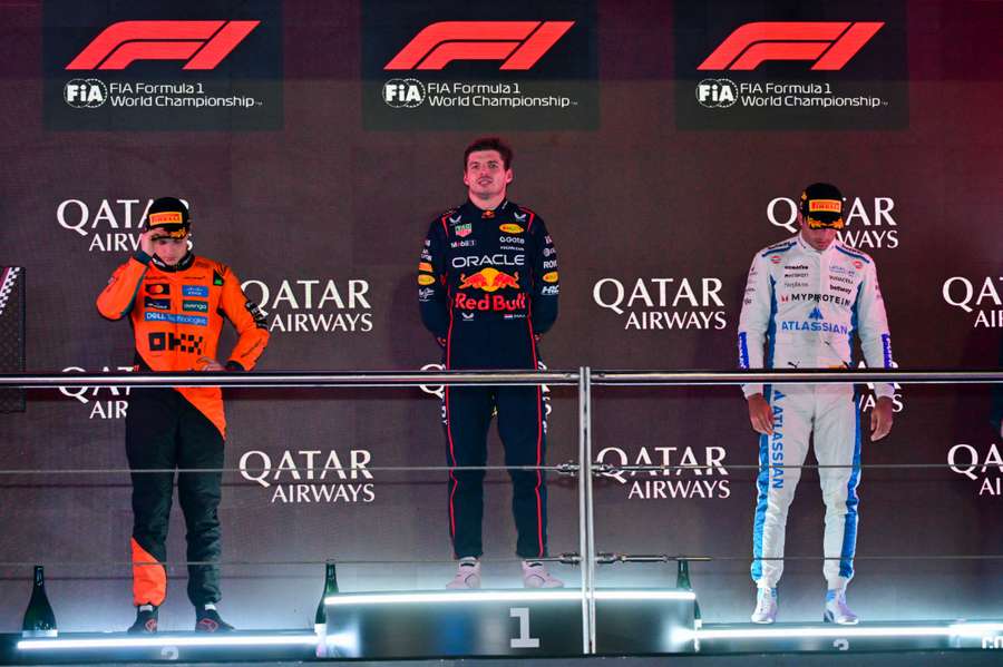 Verstappen (M.) hat sich in Katar durchgesetzt Verstappen (M.) hat sich in Katar durchgesetzt