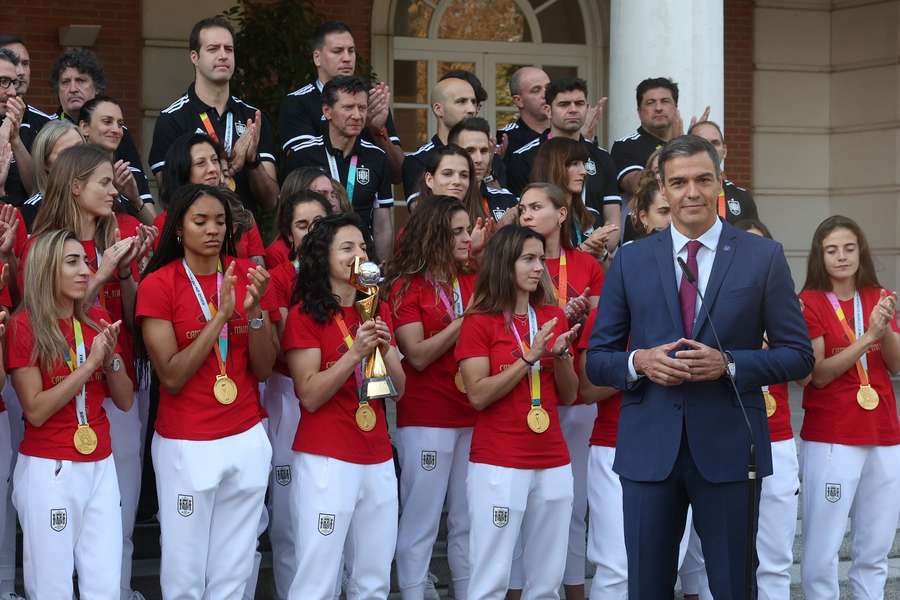 Die spanischen Weltmeisterinnen waren für ihren Weltmeistertitel geehrt worden.