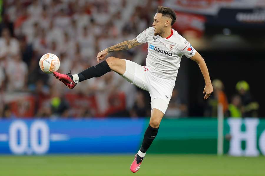 Sevilla's Argentinian forward Lucas Ocampos controls the ball