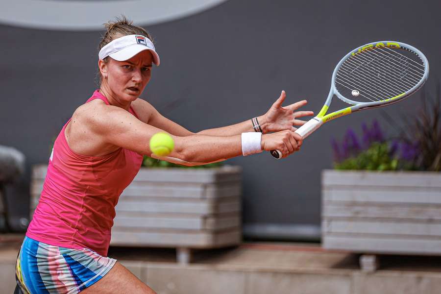 Barbora Krejčíková vyhořela na servisu a v Hamburku dohrála ve čtvrtfinále.