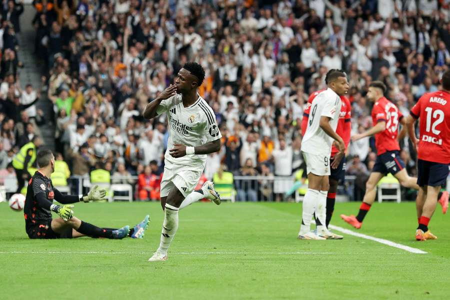 Vinicius Junior festeggia il gol contro l'Osasuna