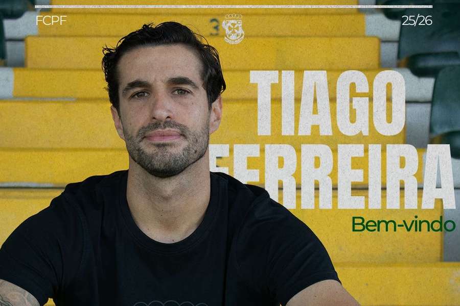 Tiago Ferreira assina pelos castores