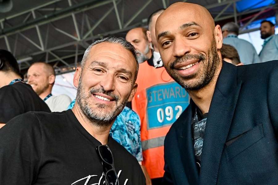 Thierry Henry com Zambrotta