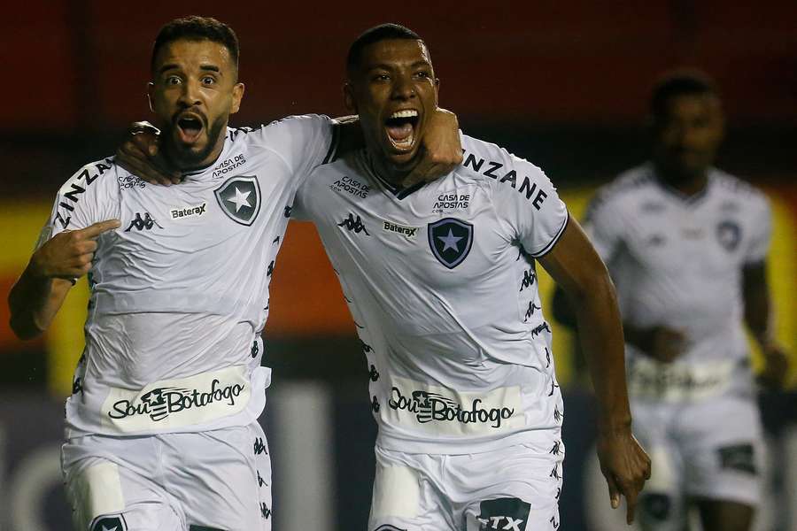 Kanu e Caio Alexandre são crias das categorias de base do Botafogo