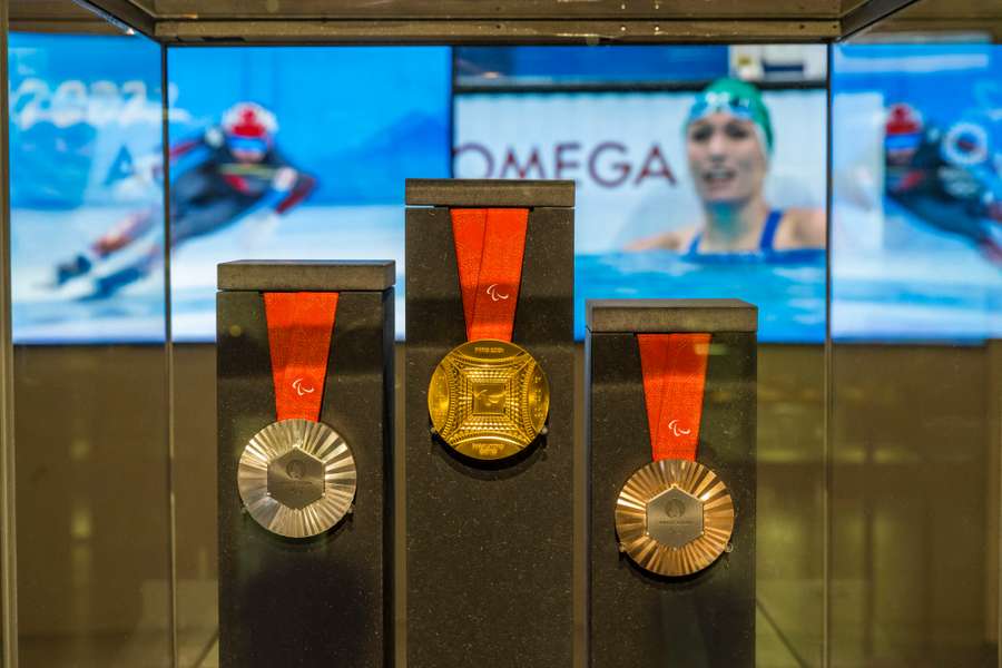 Les trois médailles de Paris 2024.
